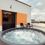 Skylark - Monaco Penthouse With Jacuzzi & Panoramic View Brassó