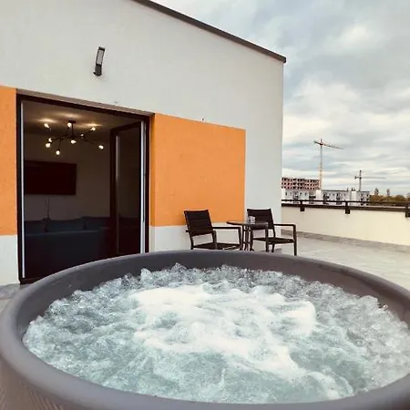 Skylark - Monaco Penthouse With Jacuzzi & Panoramic View Brašov